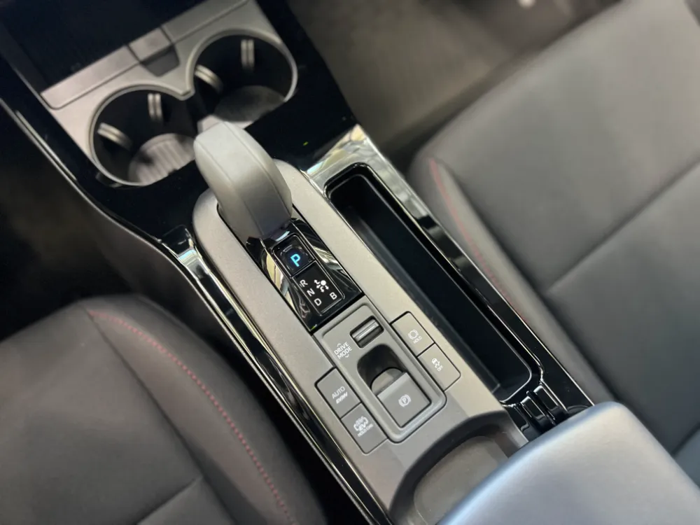 2023 toyota prius prime se white 9